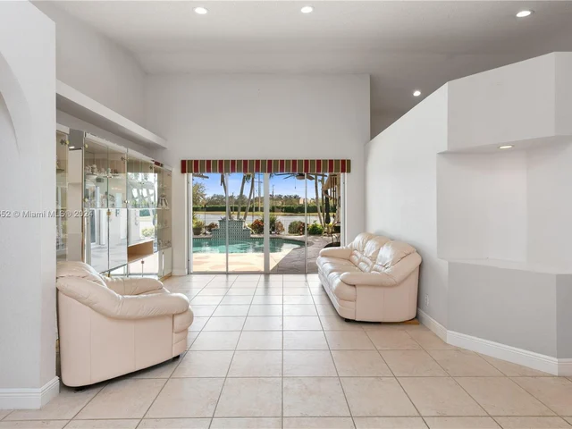 10462 NW 48th Pl, Coral Springs FL 33076