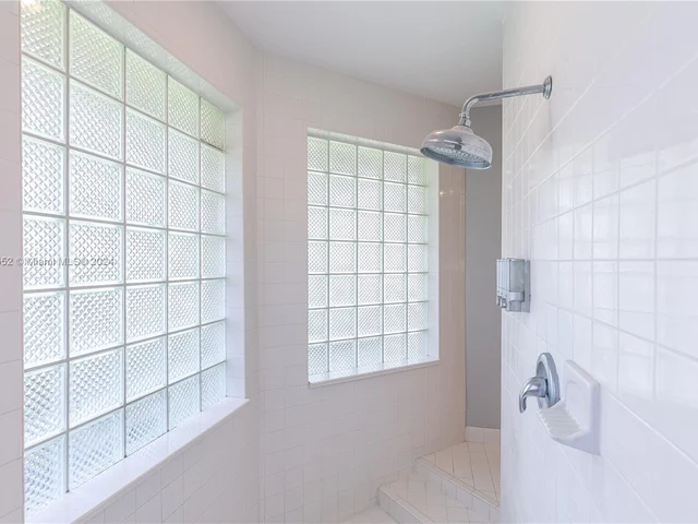 10462 NW 48th Pl, Coral Springs FL 33076