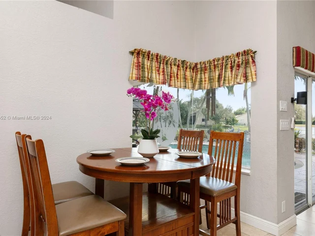 10462 NW 48th Pl, Coral Springs FL 33076