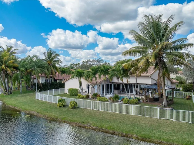 10462 NW 48th Pl, Coral Springs FL 33076