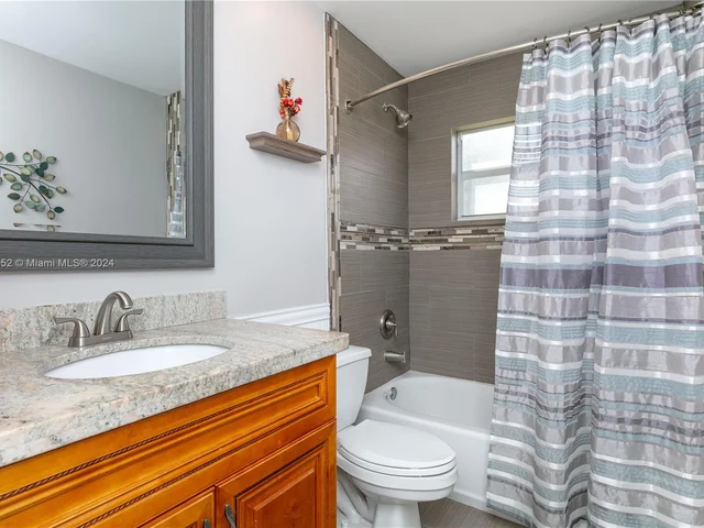 10462 NW 48th Pl, Coral Springs FL 33076