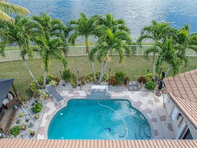 10462 NW 48th Pl, Coral Springs FL 33076