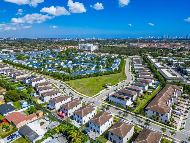 21016 NE 2nd Ct, Miami FL 33179