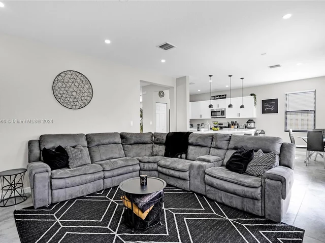 21016 NE 2nd Ct, Miami FL 33179