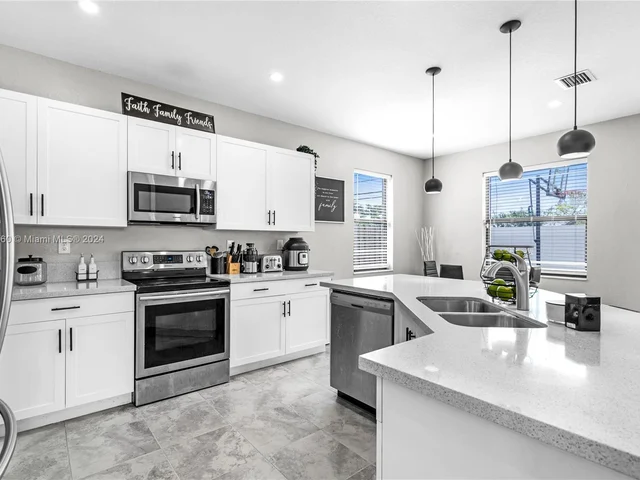 21016 NE 2nd Ct, Miami FL 33179