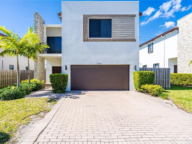 21016 NE 2nd Ct, Miami FL 33179