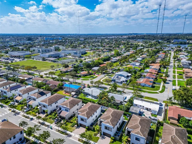 21016 NE 2nd Ct, Miami FL 33179