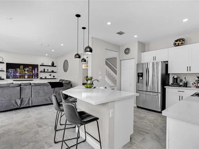 21016 NE 2nd Ct, Miami FL 33179