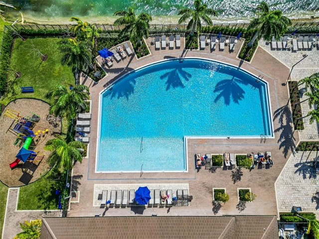 21016 NE 2nd Ct, Miami FL 33179