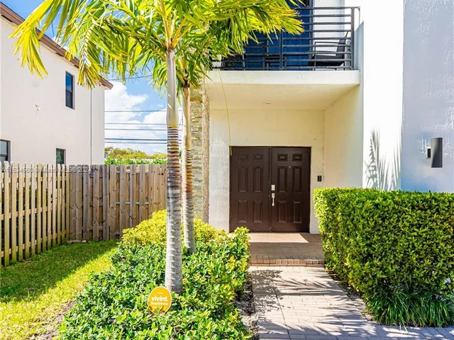21016 NE 2nd Ct, Miami FL 33179