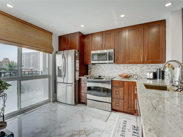 521 N Riverside Dr # 506, Pompano Beach FL 33062