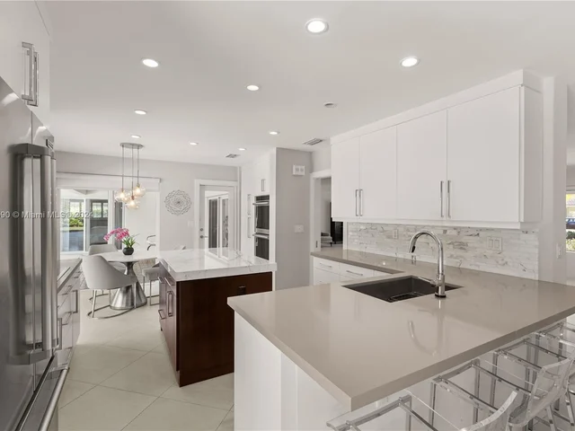 12205 SW 69th Pl, Pinecrest FL 33156