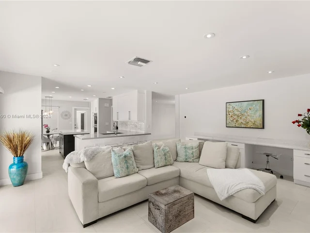 12205 SW 69th Pl, Pinecrest FL 33156