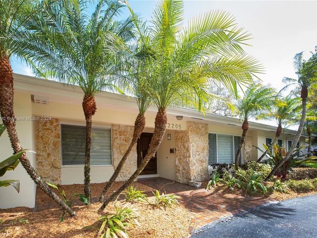 12205 SW 69th Pl, Pinecrest FL 33156