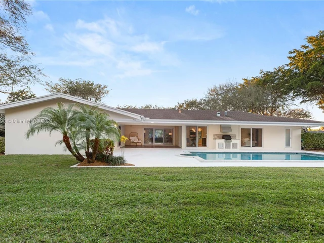 12205 SW 69th Pl, Pinecrest FL 33156