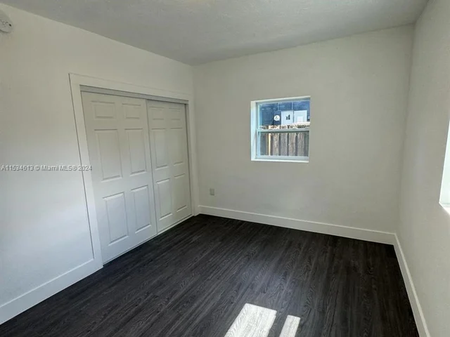 434 NW 110th St, Miami FL 33168