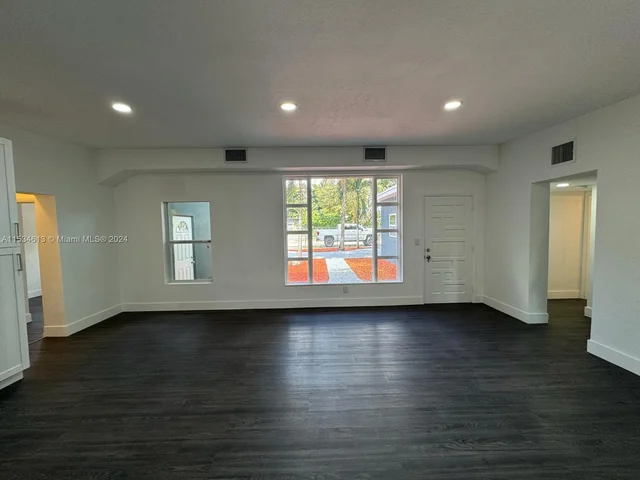 434 NW 110th St, Miami FL 33168