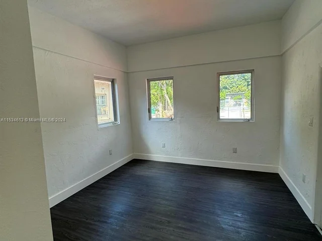 434 NW 110th St, Miami FL 33168