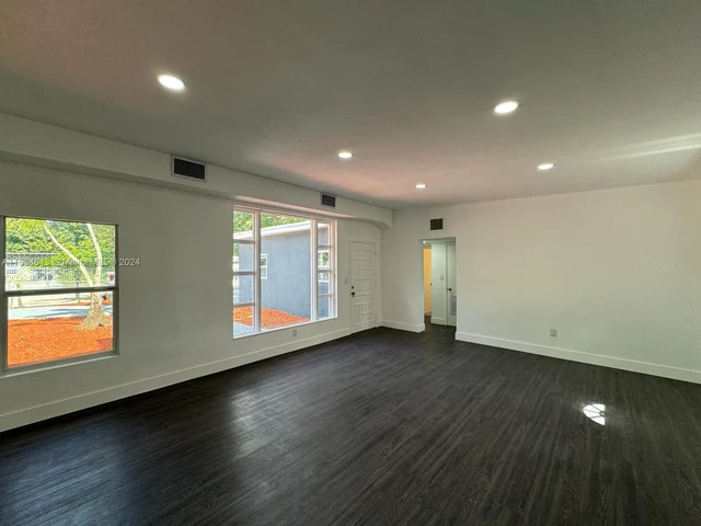 434 NW 110th St, Miami FL 33168