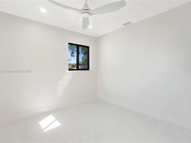 20510 NW 33rd Pl, Miami Gardens FL 33056