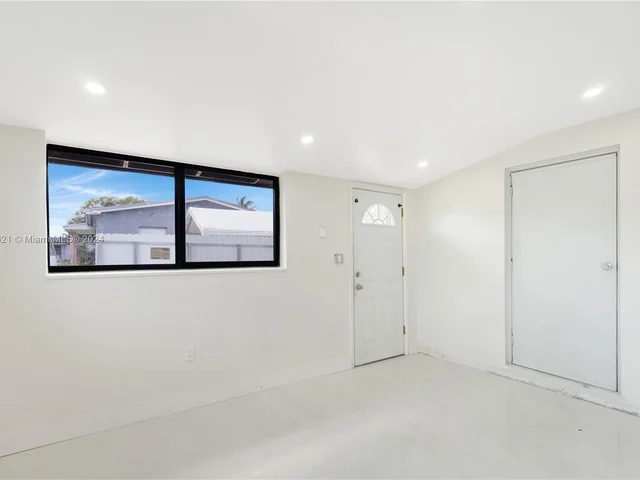 20510 NW 33rd Pl, Miami Gardens FL 33056