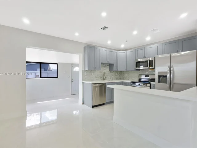 20510 NW 33rd Pl, Miami Gardens FL 33056