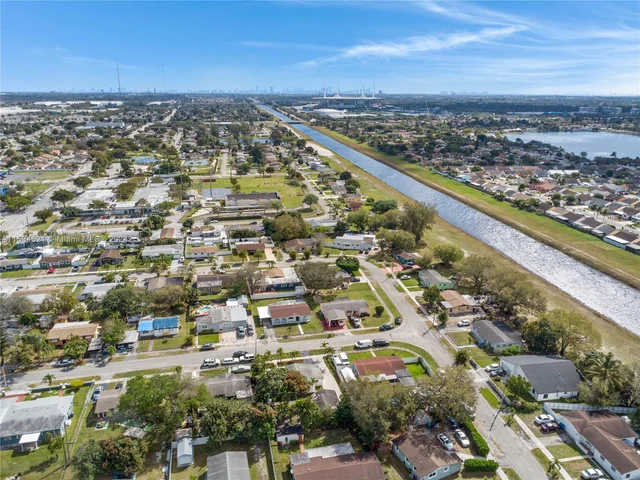 20510 NW 33rd Pl, Miami Gardens FL 33056