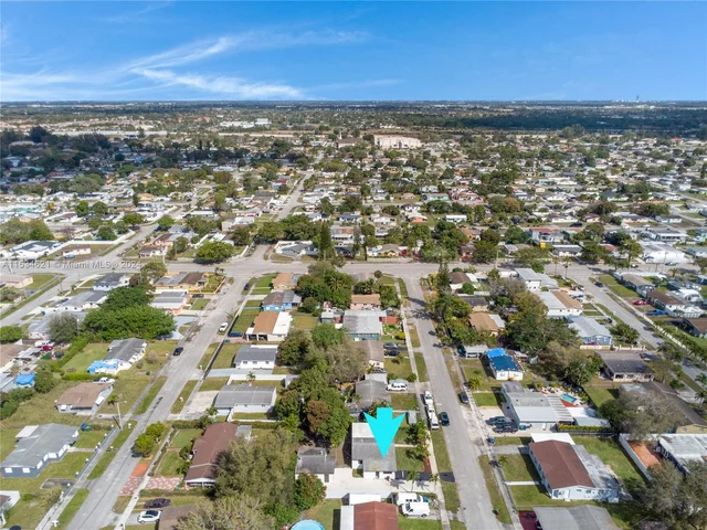 20510 NW 33rd Pl, Miami Gardens FL 33056