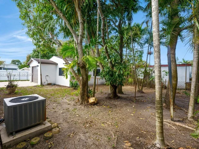 20510 NW 33rd Pl, Miami Gardens FL 33056