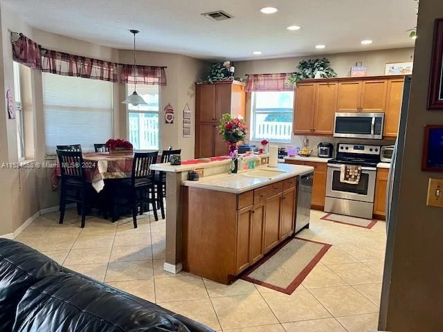 1501 Running Oak Ln, Royal Palm Beach FL 33411