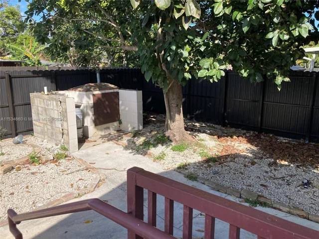 11475 SW 214th St, Miami FL 33189