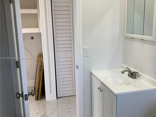 11475 SW 214th St, Miami FL 33189