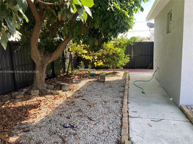 11475 SW 214th St, Miami FL 33189