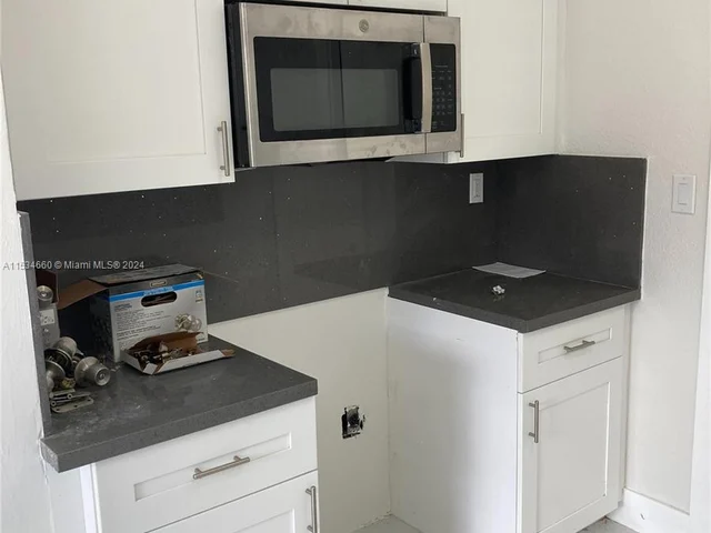 11475 SW 214th St, Miami FL 33189