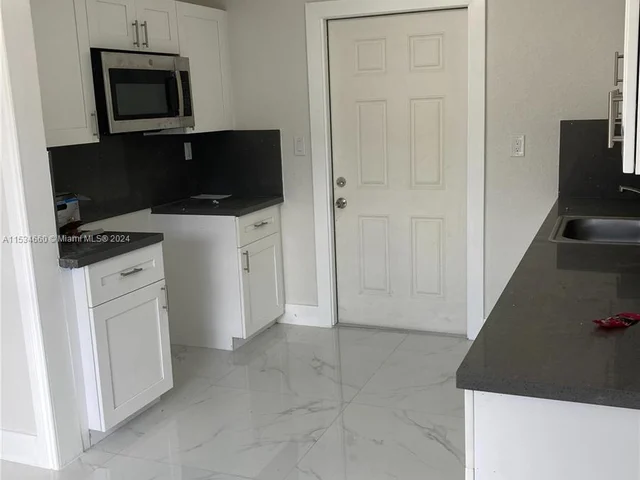 11475 SW 214th St, Miami FL 33189