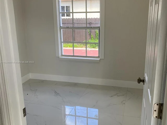 11475 SW 214th St, Miami FL 33189