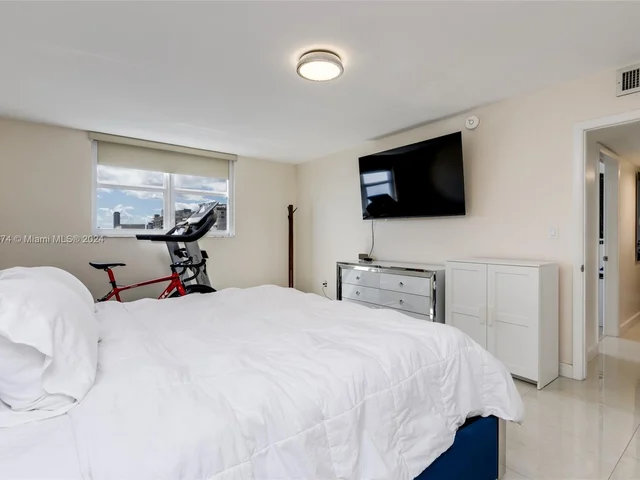 1501 S Ocean Dr # 1205, Hollywood FL 33019