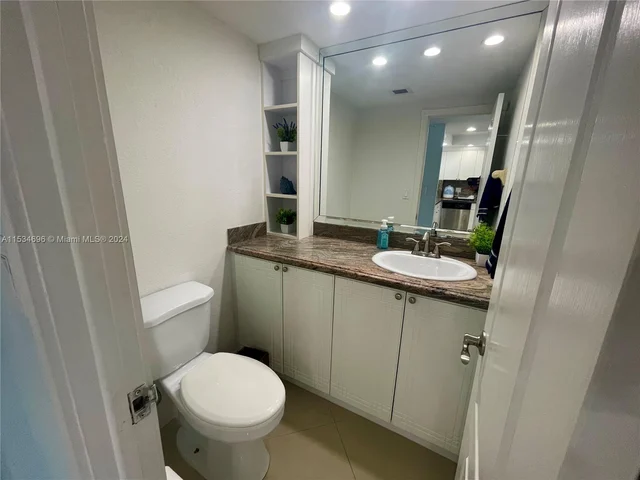 1985 S Ocean Dr # 12Q, Hallandale Beach FL 33009