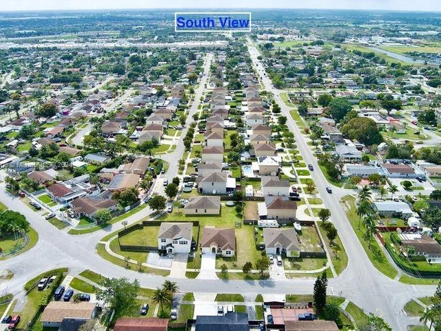 15621 SW 300th St, Homestead FL 33033