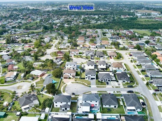 15621 SW 300th St, Homestead FL 33033