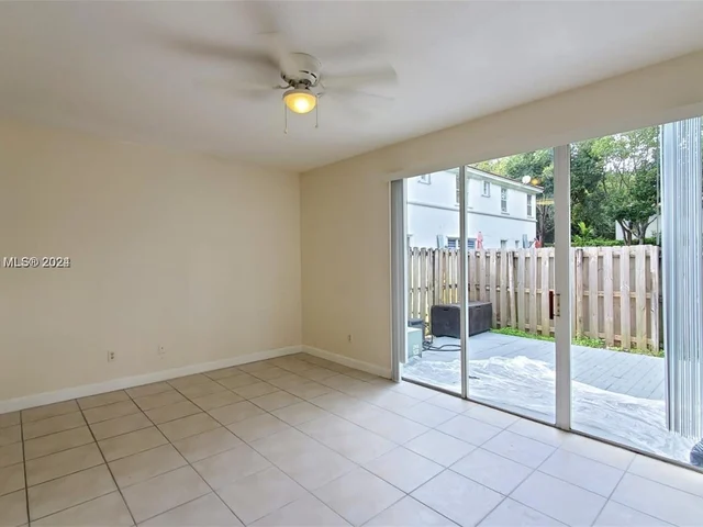 3976 SW 157th Ave # 219, Miramar FL 33027