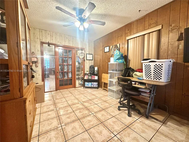 1380 W 37th St, Hialeah FL 33012