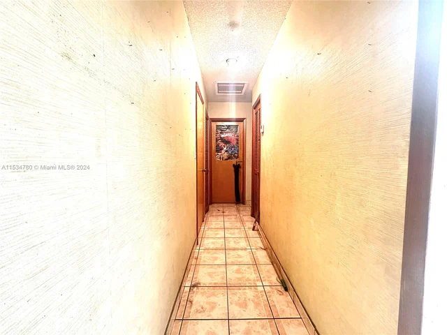 1380 W 37th St, Hialeah FL 33012