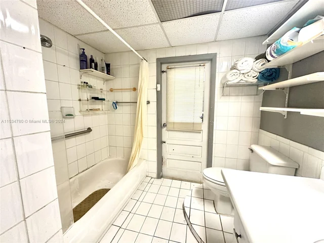 1380 W 37th St, Hialeah FL 33012