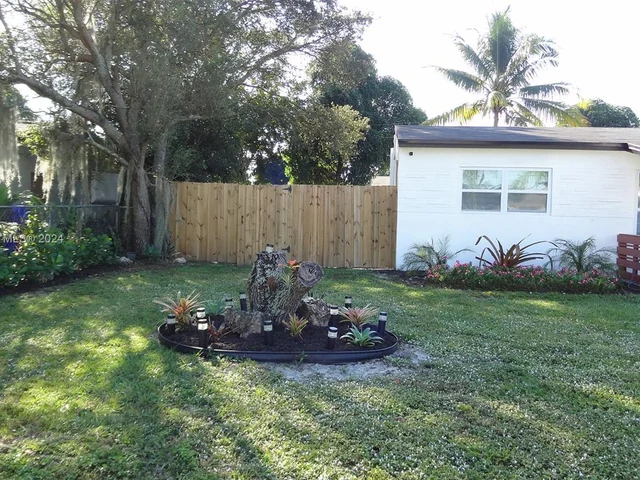 6650 Park St, Hollywood FL 33024