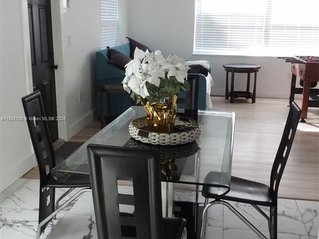 6650 Park St, Hollywood FL 33024