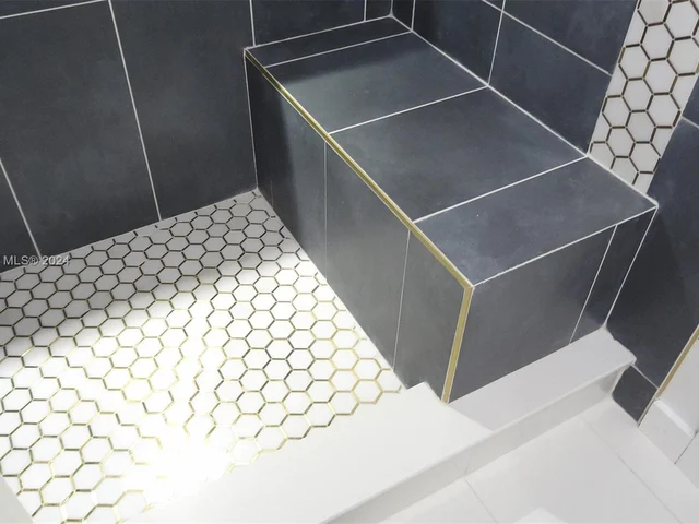 6650 Park St, Hollywood FL 33024