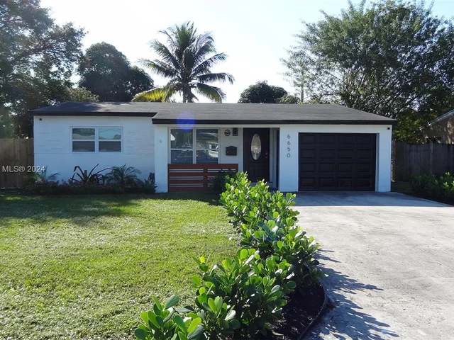 6650 Park St, Hollywood FL 33024