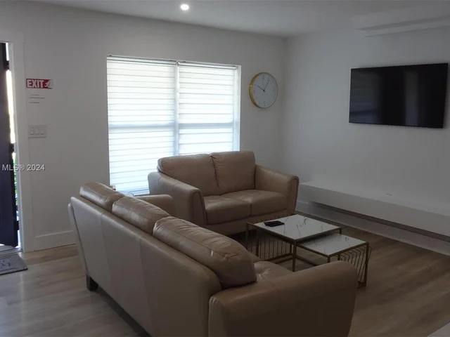 6650 Park St, Hollywood FL 33024