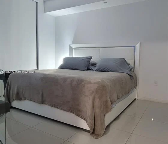 5300 NW 85TH AVE # 1508, Doral FL 33166